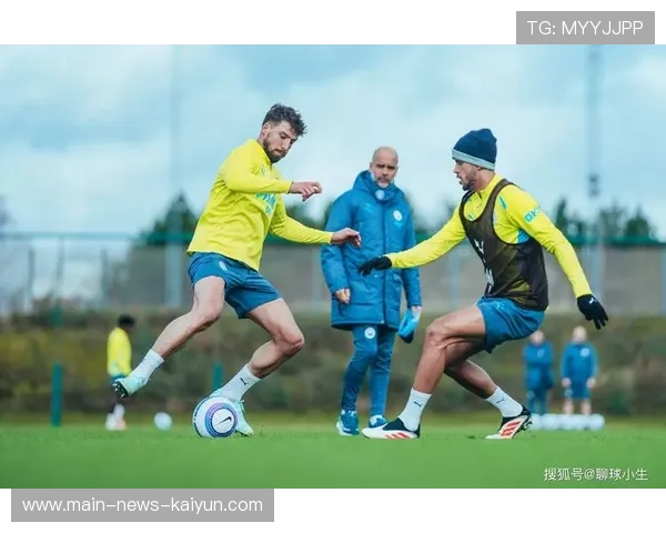 德布劳内倒三角回传创造必进机会：从场上直觉到训练场的应变艺术