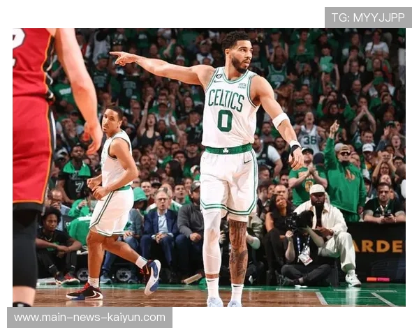 塔图姆关键三分+突破上篮,绿军险胜猛龙! 塔图姆关键三分+突破上篮,绿军险胜猛龙!